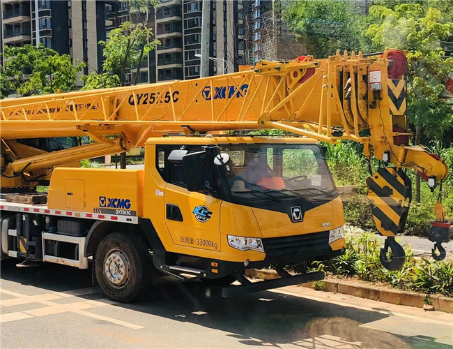 温江区大件设备吊装租赁吊车